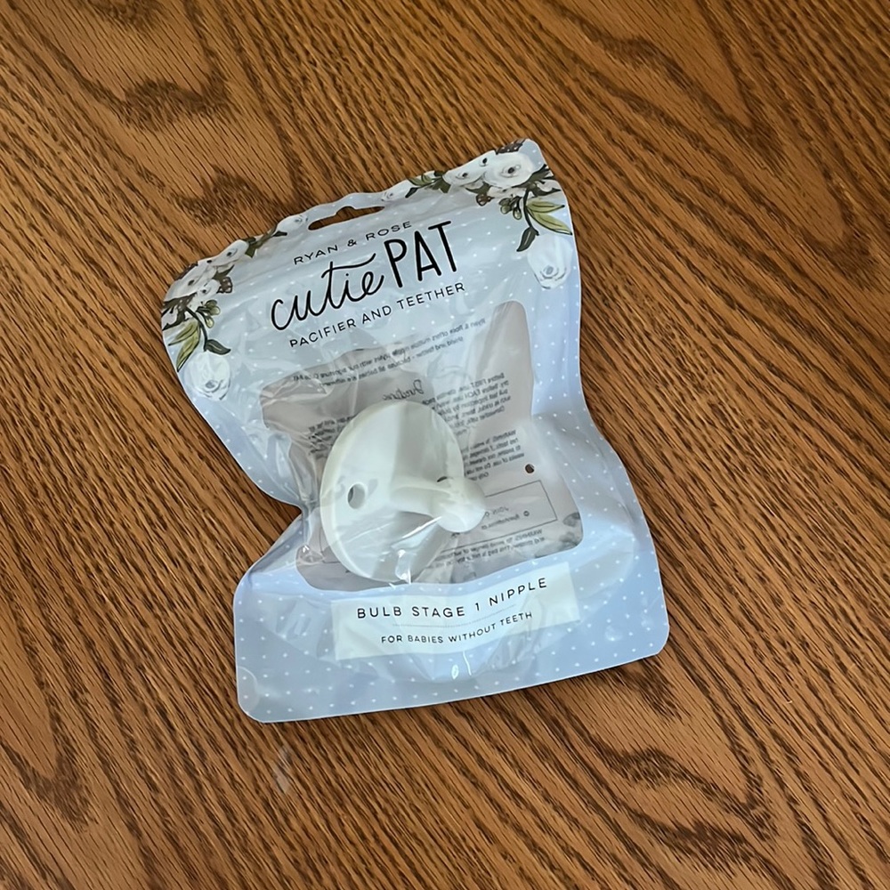 Ryan & Rose Cutie Pat Pacifier and Teether - Gray